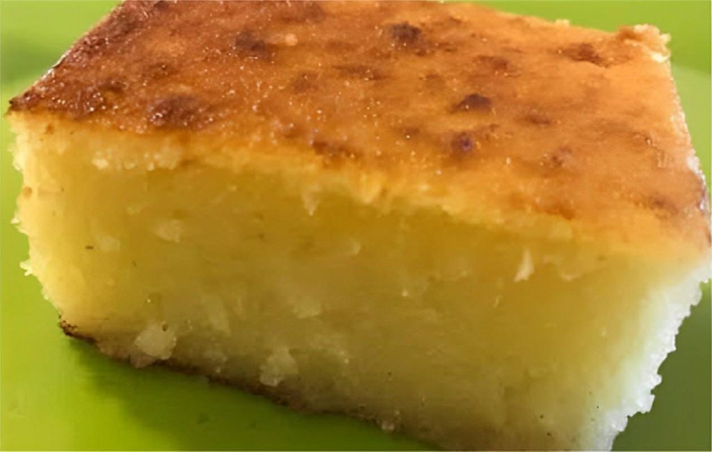 Bolo rápido de aipim um bolo bem úmido e saboroso para servir no lanche ...